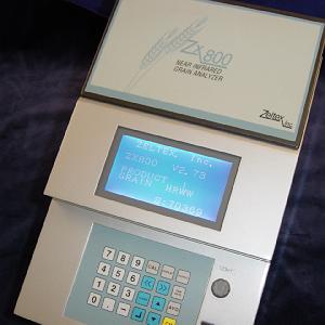 ИК-анализатор цельного зерна модель ZX-800